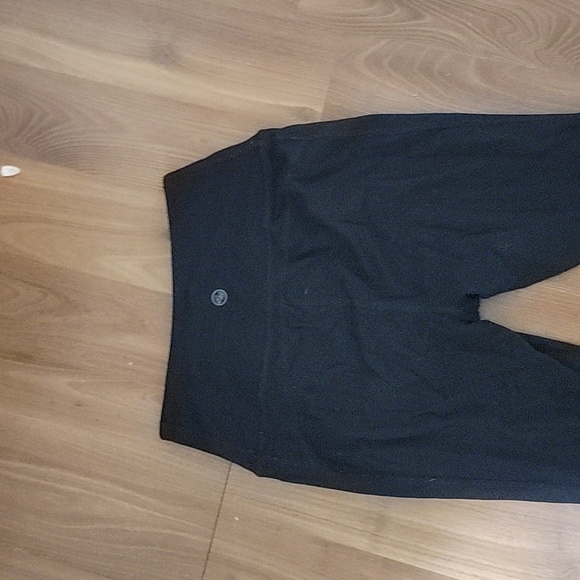 Eddie Bauer is black tights - Picture 2 of 4